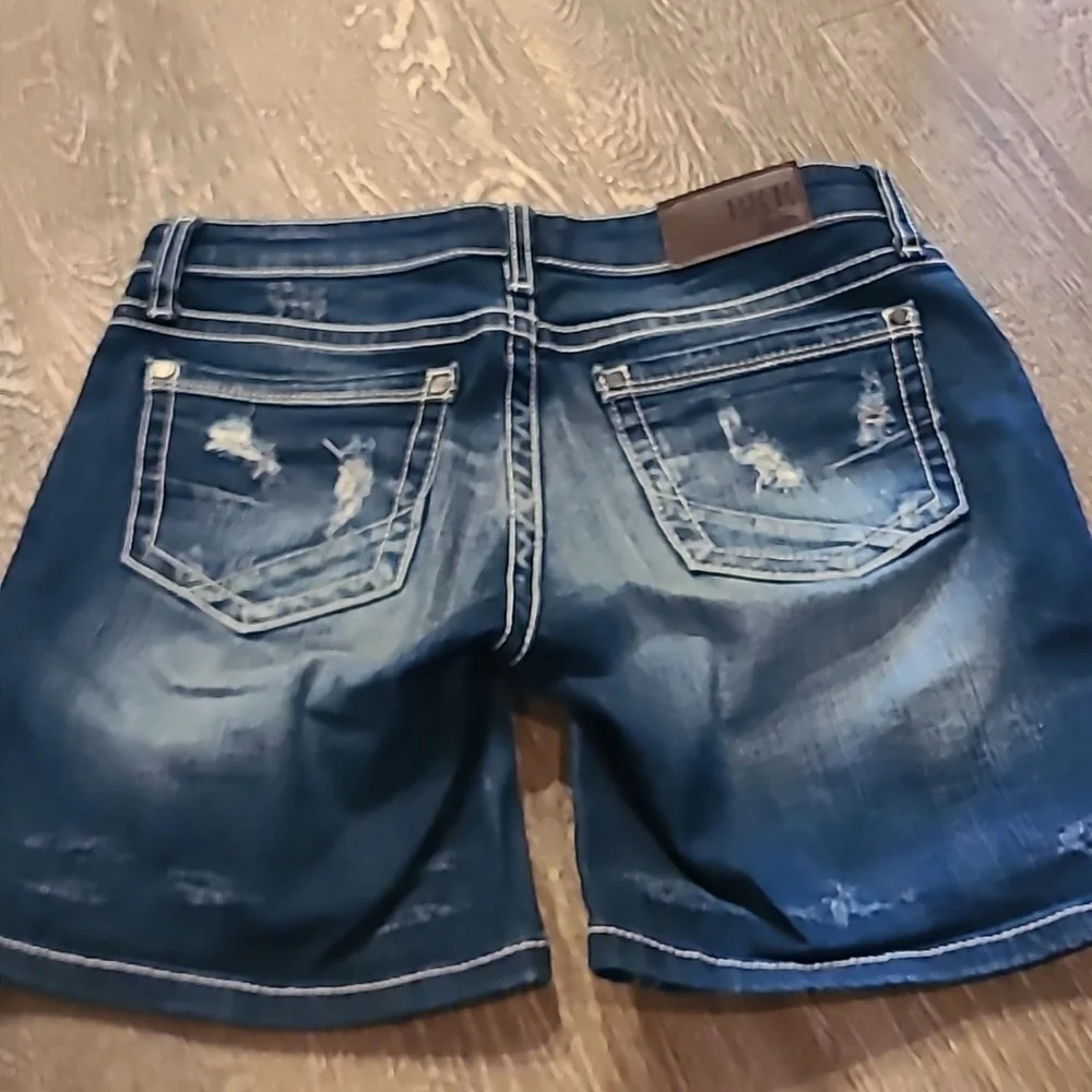 BKE Stella shorts size 25 - Picture 3 of 3